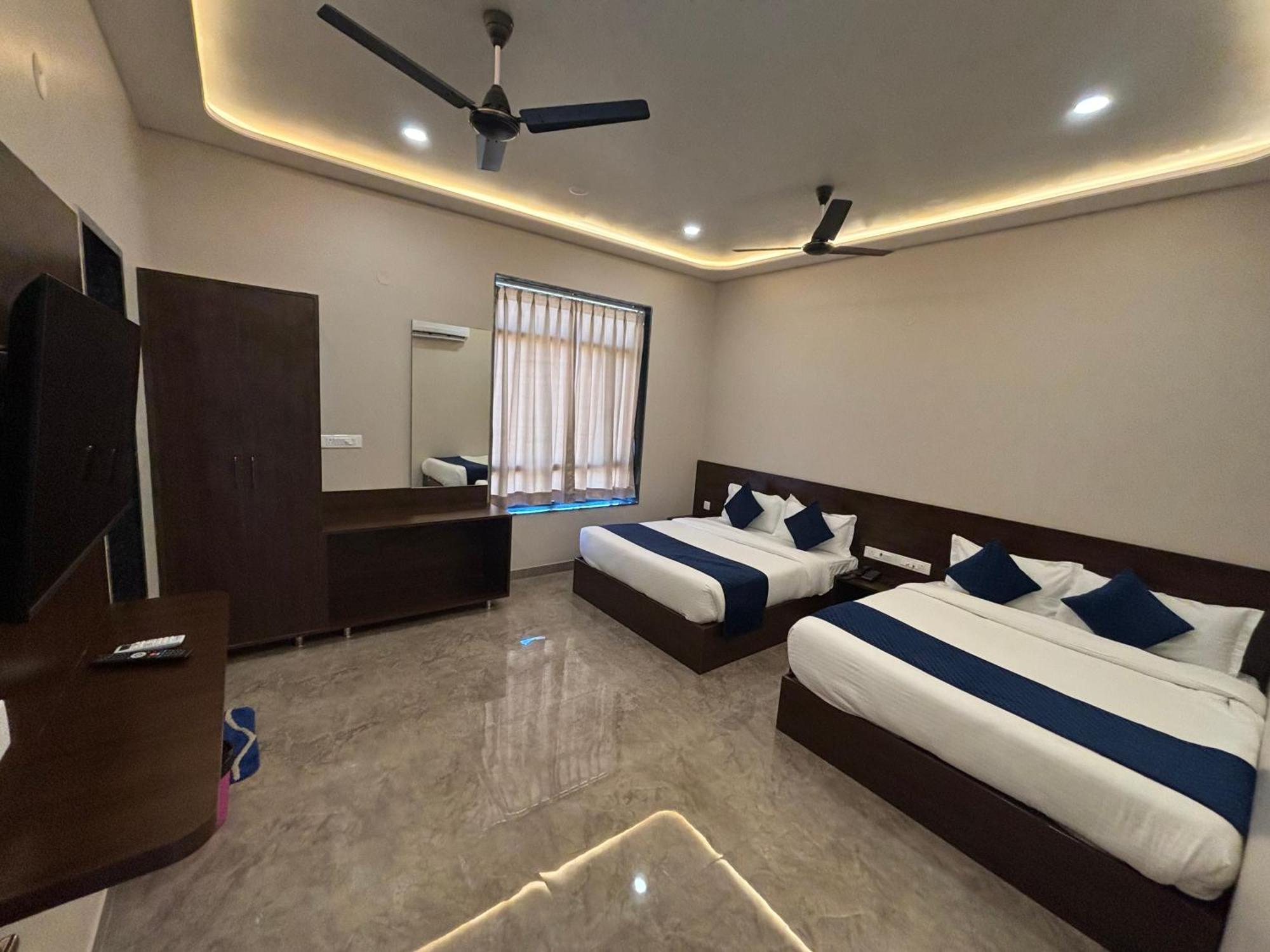 Hotel Sisodiya Palace Khātu Exteriör bild